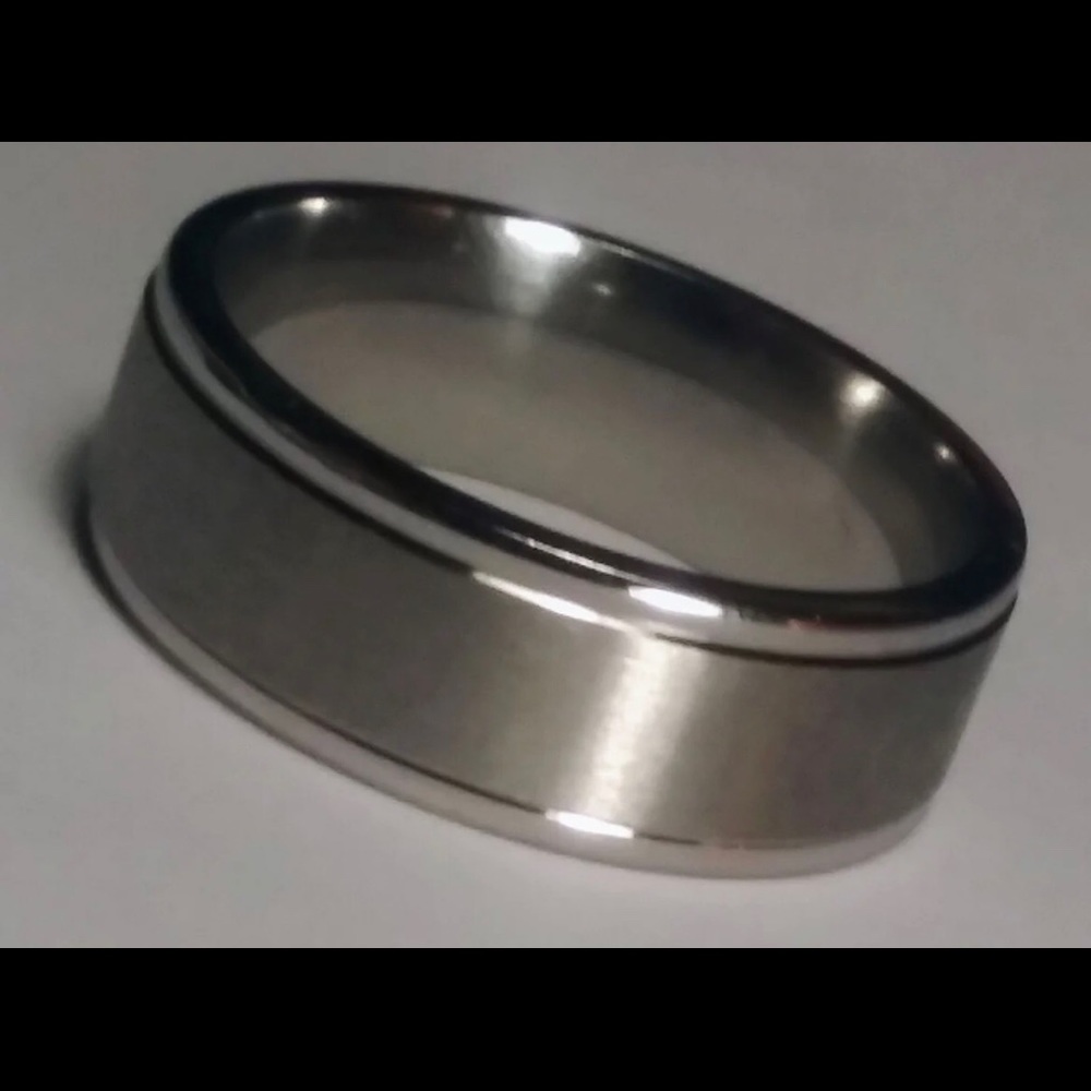 Men’s stainless steel ring size 11